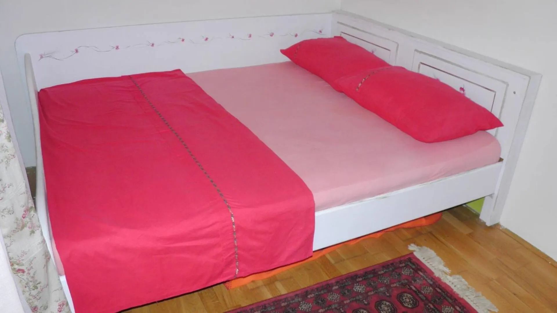 Apartments Kosec Beach Baska  Guest house